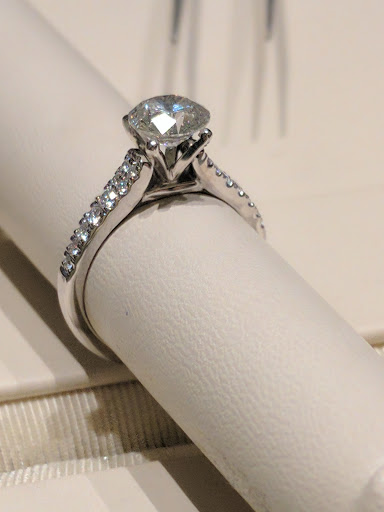 Jewelry Store «Jared The Galleria of Jewelry», reviews and photos, 65 Gosling Rd, Newington, NH 03801, USA