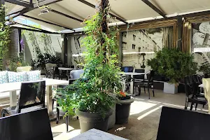 Sablo Cafe & Lounge image