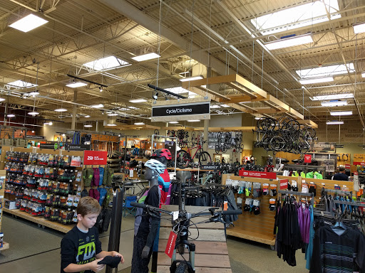 Camping Store «REI», reviews and photos, 735 NW Gilman Blvd, Issaquah, WA 98027, USA