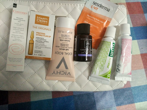 Información y opiniones sobre Farmacia Farmaferoles de Burgos