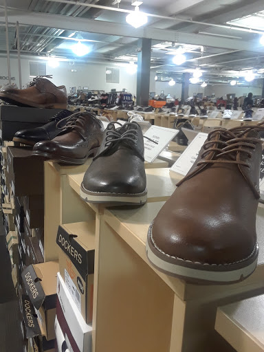 Shoe Store «DSW Designer Shoe Warehouse», reviews and photos, 2500 Central Park Ave, Yonkers, NY 10710, USA
