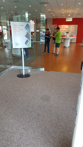 Cell Phone Store «Verizon», reviews and photos, 1003 W Patrick St, Frederick, MD 21702, USA
