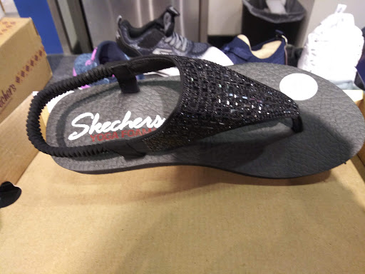 Shoe Store «SKECHERS Factory Outlet», reviews and photos, 250 E Palm Dr #160, Florida City, FL 33034, USA