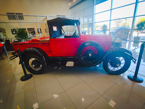 Car Dealer «Tommie Vaughn Ford», reviews and photos, 1201 N Shepherd Dr, Houston, TX 77008, USA