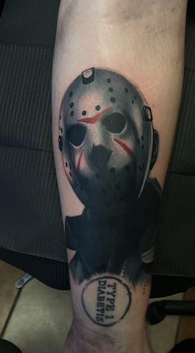 Explore around the knee tattoo ideas, creative tattoo ideas in Dallas, available at No Ragrets Tattoo & Piercing Studio