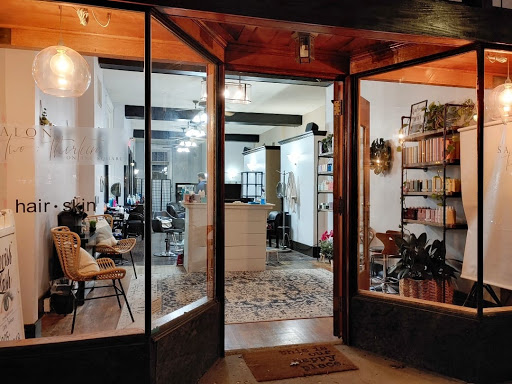 Beauty Salon «Christopher Marcus Salon», reviews and photos, 2729 Erie Ave, Cincinnati, OH 45208, USA