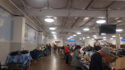 Outlet Store «Goodwill Outlet», reviews and photos, 1750 Woodman Dr, Dayton, OH 45420, USA