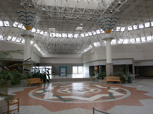 Shopping Mall «Fairgrounds Square Shopping Mall», reviews and photos, 3050 N 5th Street Hwy, Reading, PA 19605, USA