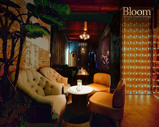 BLOOM - Cocktail & Whisky Lounge