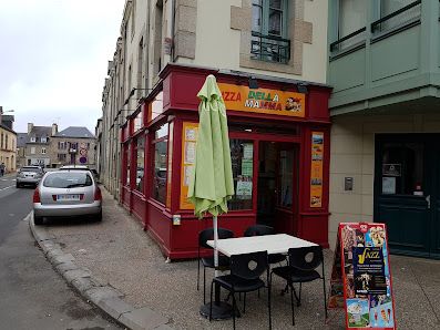 Pizzeria Della Mamma 10 Rue des Ponts, 35120 Dol-de-Bretagne, France