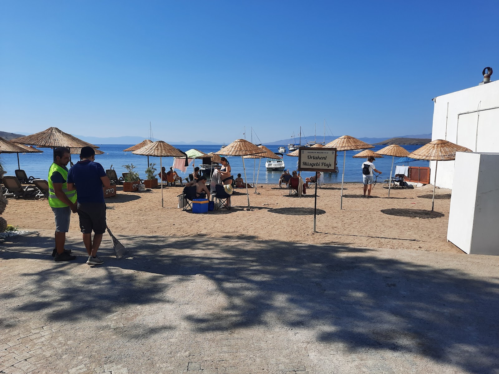 Ortakent Müskebi Halk Plajı'in fotoğrafı çok temiz temizlik seviyesi ile