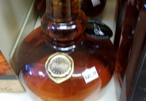 Liquor Store «Route 1 Liquors», reviews and photos, 174 Newburyport Turnpike #1, Rowley, MA 01969, USA