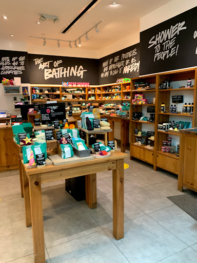 Cosmetics Store «Lush», reviews and photos, 4200 Conroy Rd, Orlando, FL 32839, USA