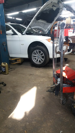 Car Dealer «Marlboro Motors», reviews and photos, 42 N Main St, Marlboro Township, NJ 07746, USA