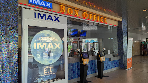 Movie Theater «Regal Cinemas Deer Park 16 IMAX & RPX», reviews and photos, 455 Commack Rd, Deer Park, NY 11729, USA