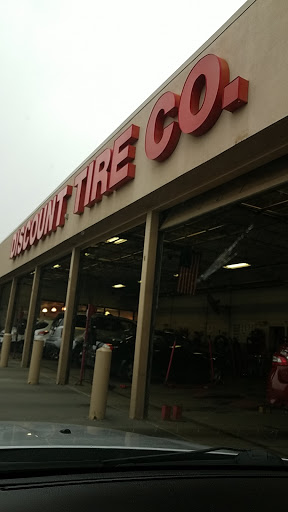 Tire Shop «Discount Tire», reviews and photos, 5505 South La Grange Road, Countryside, IL 60525, USA