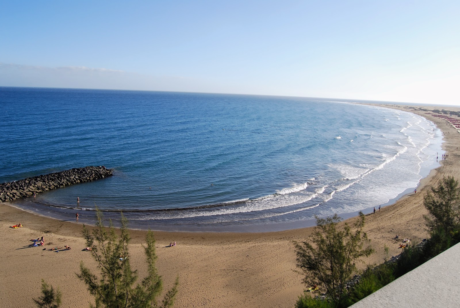 Photo de Playa El Veril avec sable fin et lumineux de surface