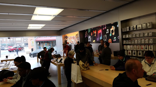 Computer Store «Apple Main Place», reviews and photos, 120 W Jefferson Ave, Naperville, IL 60540, USA