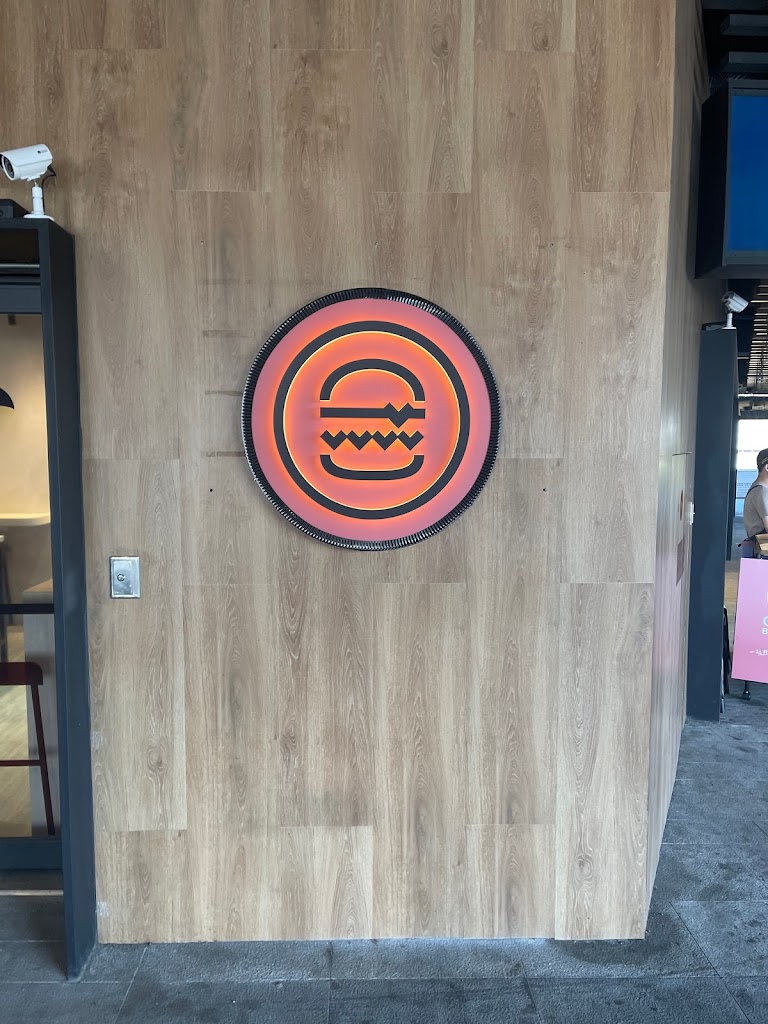 城市漢堡咖啡館 台中車站店(B8櫃位) 的照片