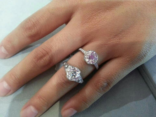 Jeweler «White & Ivory Fine Jewelry», reviews and photos, 1610 Village Market Blvd SE #110, Leesburg, VA 20175, USA