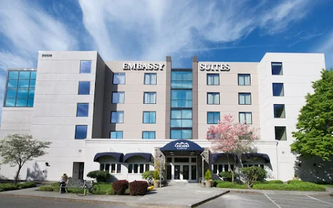 Embassy Suites by Hilton Seattle North Lynnwood image