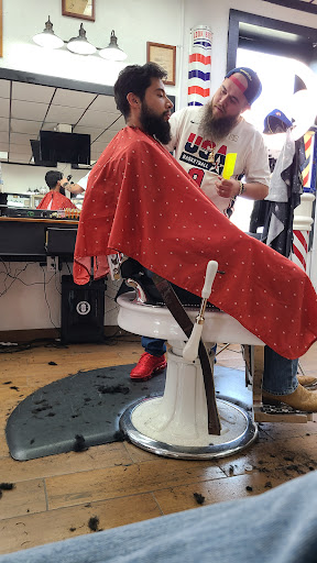 Barber Shop «LEGENDZ CLASSIC BARBER SHOP», reviews and photos, 207 N Center St, Arlington, TX 76011, USA