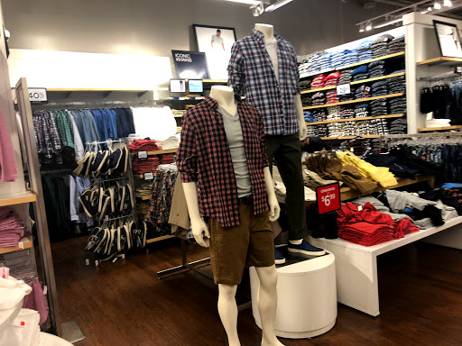 Clothing Store «Gap», reviews and photos, 18511 Outlet Blvd, Chesterfield, MO 63005, USA