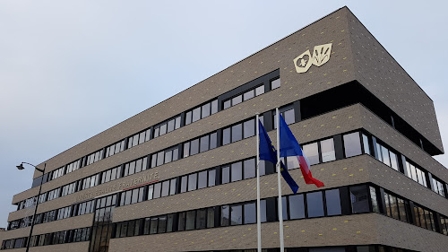 Centre administratif de Corbeil-Essonnes à Corbeil-Essonnes