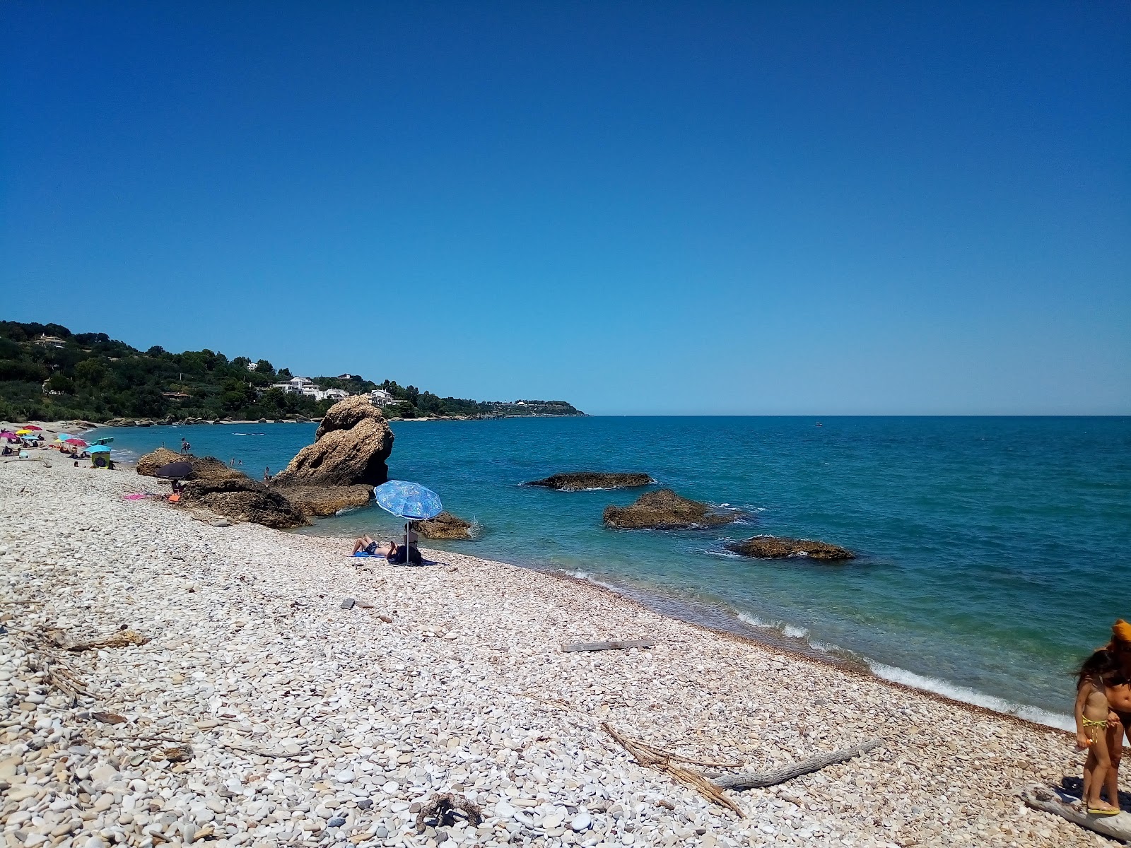 Fotografie cu San Nicola Beach - locul popular printre cunoscătorii de relaxare