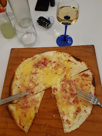 Tarte flambée du Restaurant de spécialités alsaciennes La Taverne du Vigneron à Guebwiller - n°8