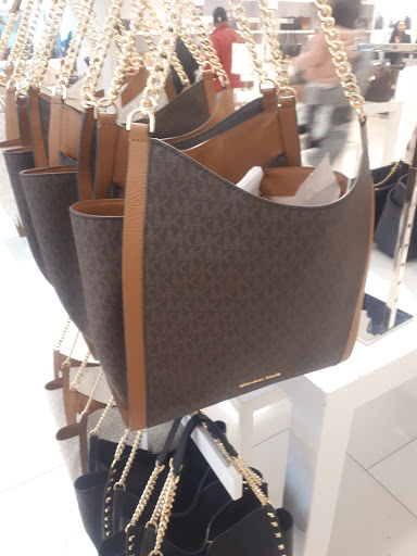 Fashion Accessories Store «Michael Kors», reviews and photos, 5220 Fashion Outlets Way #2120, Rosemont, IL 60018, USA