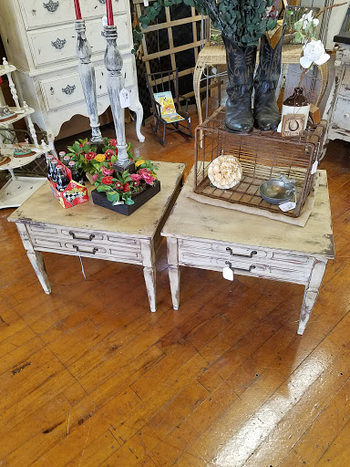 Antique Furniture Store «Jarfly Antique Market», reviews and photos, 47 Railroad Ave, Jefferson, GA 30549, USA