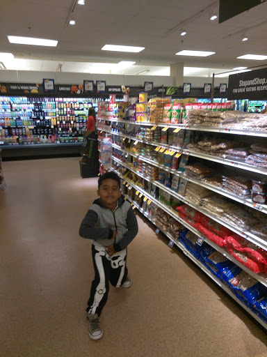 Grocery Store «Stop & Shop», reviews and photos, 727 Rubber Ave, Naugatuck, CT 06770, USA