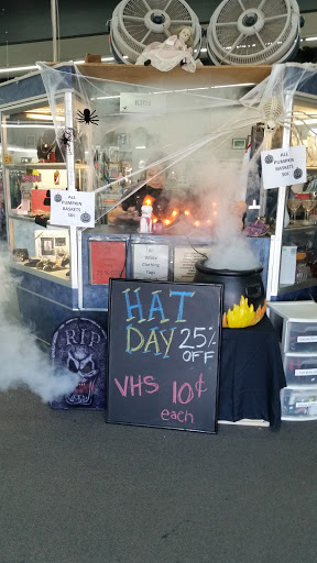 Hospice «Community Hospice Hope Chest Thrift Store», reviews and photos, 208 S Main St, Manteca, CA 95336, USA