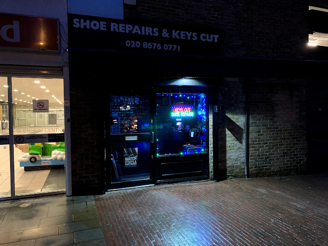 CobbleBobs Shoe Repair & Key Cutting Penge - Shoe store