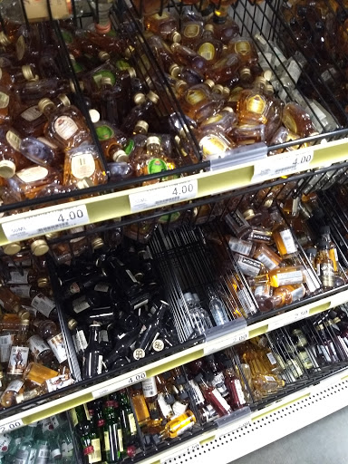 Liquor Store «Lukas Liquor Superstore», reviews and photos, 13657 Washington St, Kansas City, MO 64145, USA