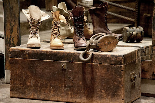 Shoe Store «DNA Footwear Williamsburg», reviews and photos, 133 N 7th St, Brooklyn, NY 11249, USA