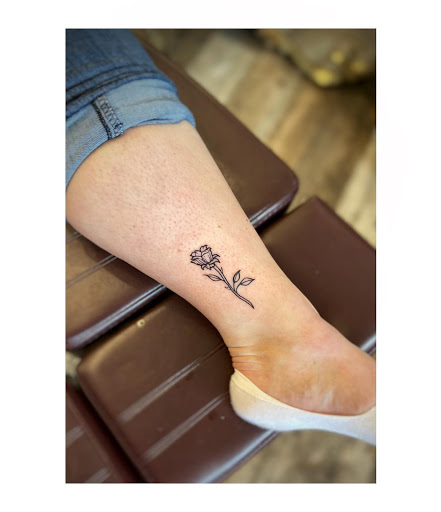Explore thigh tattoo ideas male, creative tattoo ideas in Moline, available at ARTIST AIMEE TATTOOS - AF Tattoo Studio