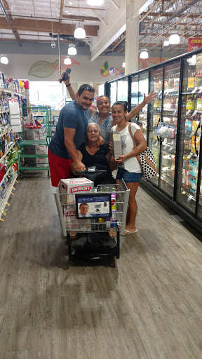 Supermarket «Save Mart Supermarkets», reviews and photos, 1449 E F St, Oakdale, CA 95361, USA