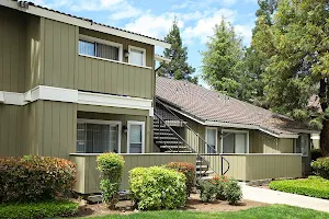 Sierra Meadows Apartments-Fresno image