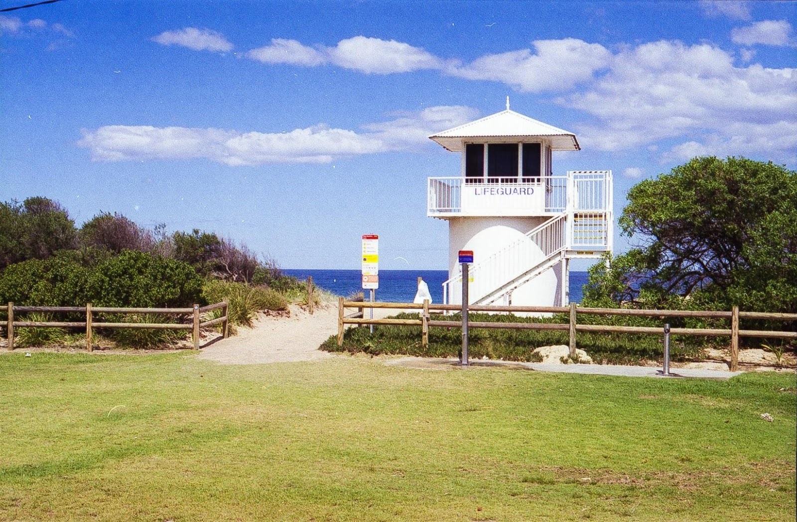 Fotografie cu Fairy Meadow Beach - locul popular printre cunoscătorii de relaxare