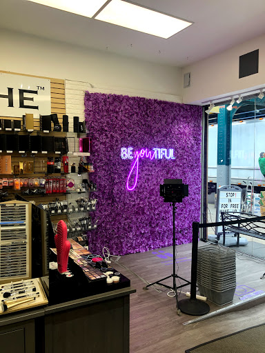 Beauty Supply Store «Optima Beauty Supply», reviews and photos, 84-15 Roosevelt Ave, Jackson Heights, NY 11372, USA