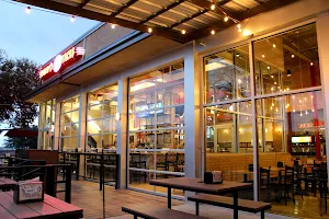 Torchy's Tacos image