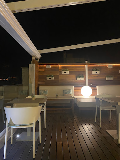 SKYBAR AT HOTEL ALMUDAINA