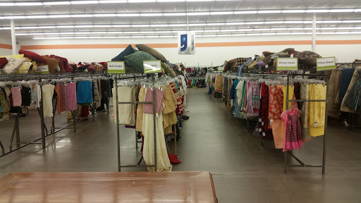 Thrift Store «83rd Ave & Lake Pleasant Goodwill Retail Store & Donation Center», reviews and photos