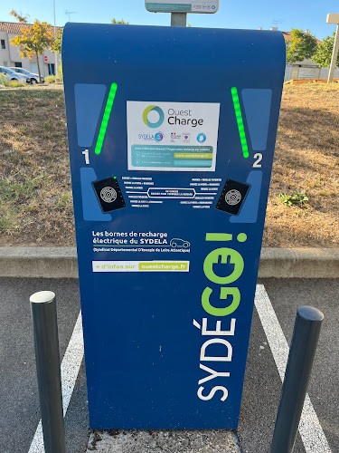 Borne de recharge de véhicules électriques SYDEGO Station de recharge Pont-Saint-Martin