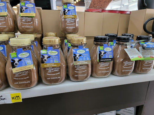 Hamburger Restaurant «Mountain Fresh Grocery Inc», reviews and photos, 521 Main St, Highlands, NC 28741, USA