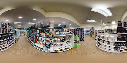 Electronics Store «Micro Center», reviews and photos, 550 Lancaster Ave, St Davids, PA 19087, USA