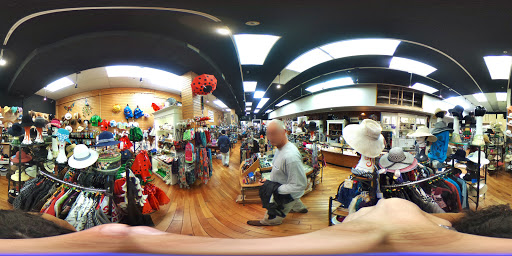 Gift Shop «Quilts Unlimited/ J. Fenton Gifts», reviews and photos, 118 E Main St, Charlottesville, VA 22902, USA