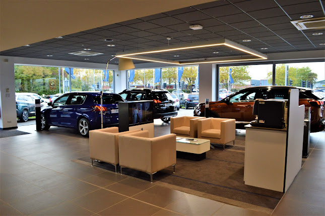 Comments and reviews of Motorparks Warrington Used Cars, Fiat & Peugeot Authorised Service Centre